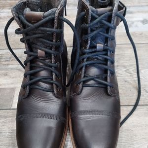 Aldo men's boots sz 9/ clean excellent condition/ beautiful boots